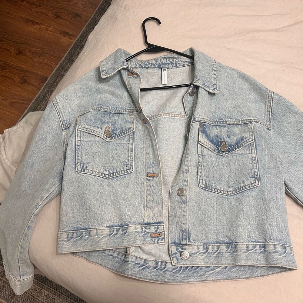 Cropped Zara Faded Denim Jacket